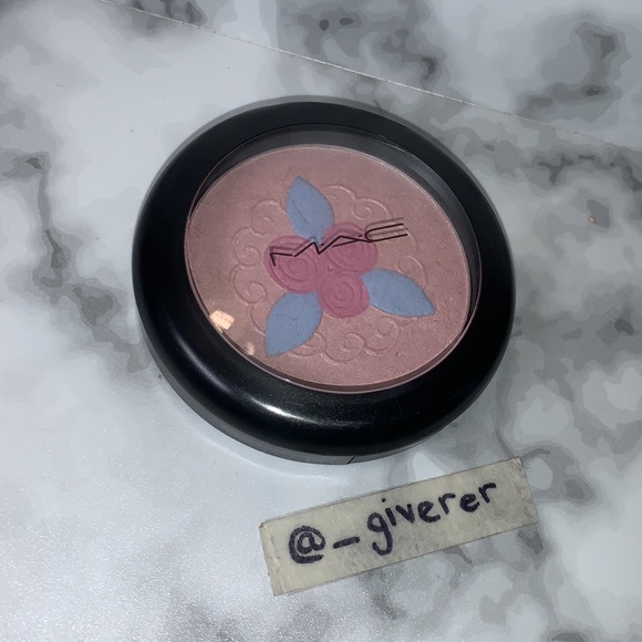 PINK BUTTERCREAM Pearlmatte Face Powder MAC Baking Beauties - Picture 8 of 15
